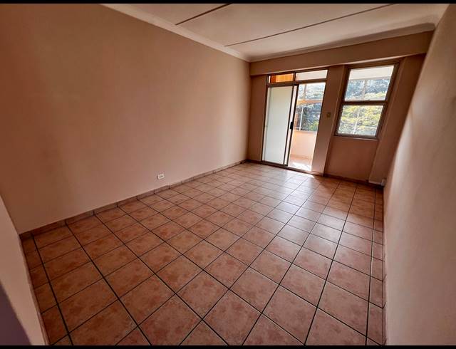 1.5 BEDROOM APARTMENT FOR SALE IN BULWER